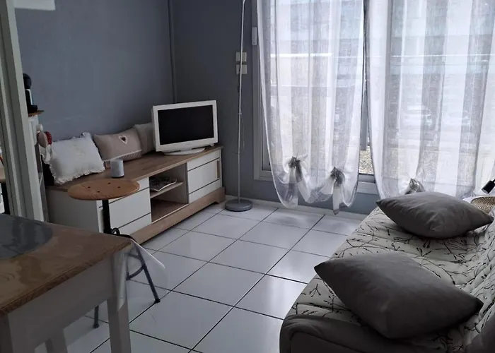 Cosy Front De شقة رويا